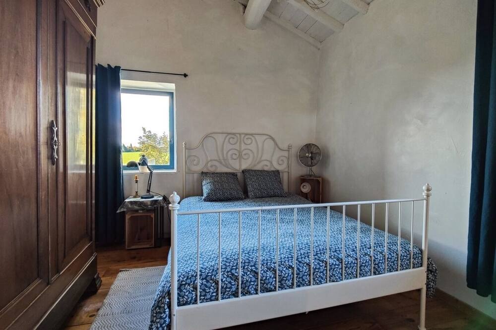 Photo of Bedroom in Raphele-les-Arles