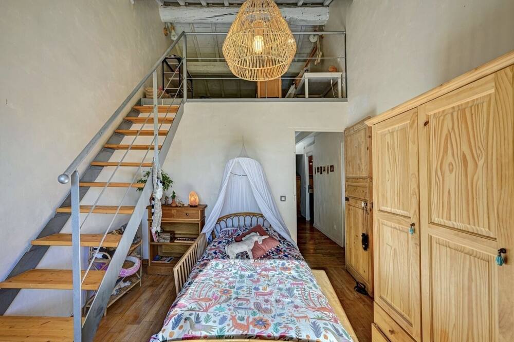 Photo of Bedroom in Raphele-les-Arles