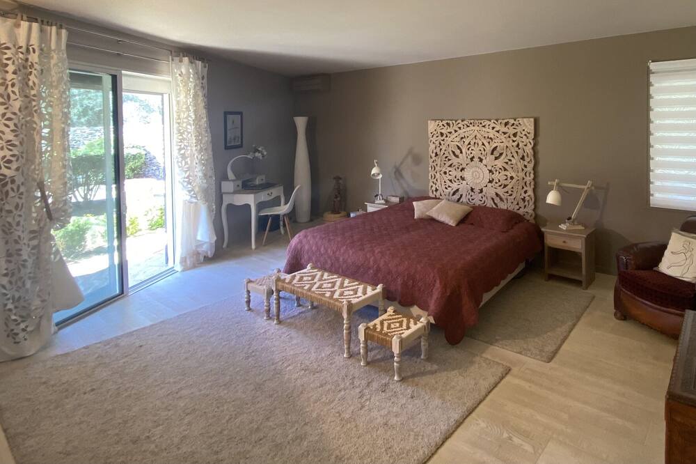 Photo of Bedroom in Quartier des Espesses
