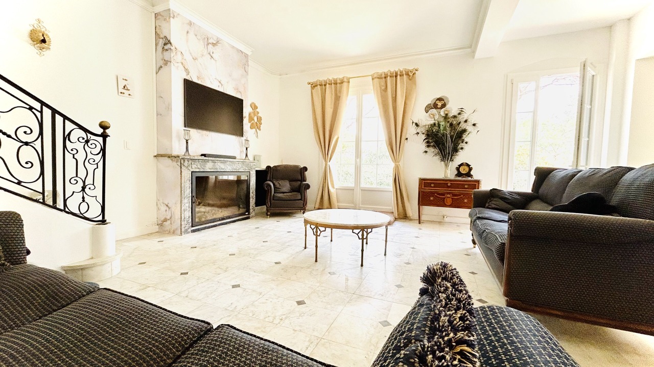 Photo of Others in Bessan