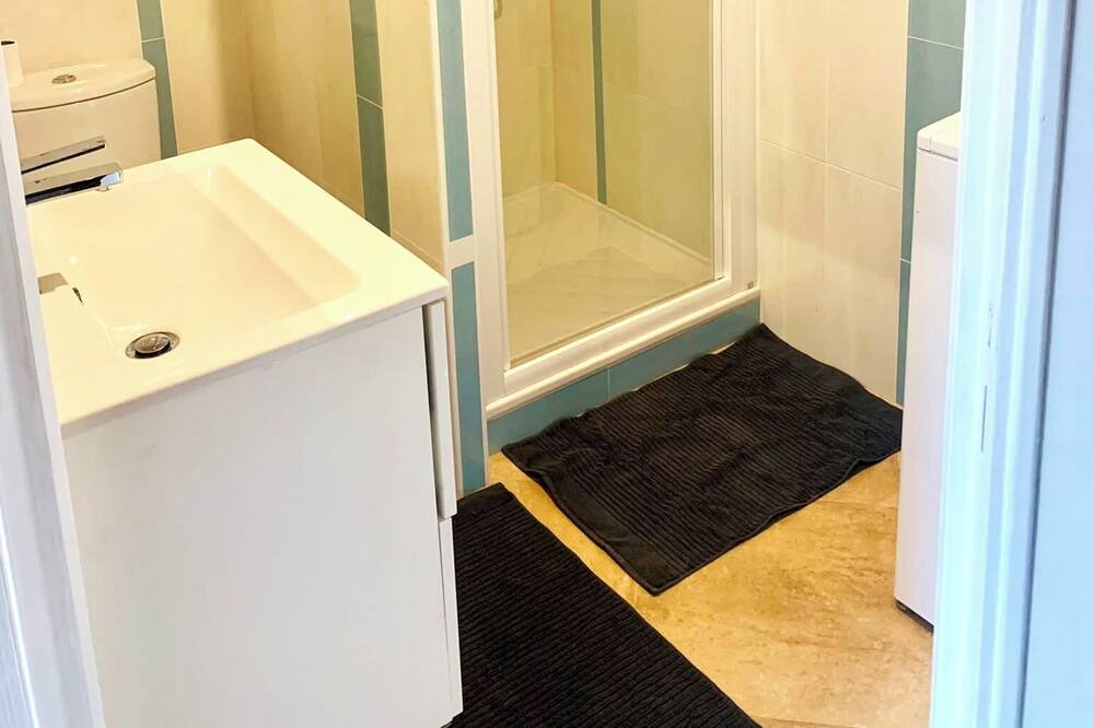 Photo of Bathroom in Cuers