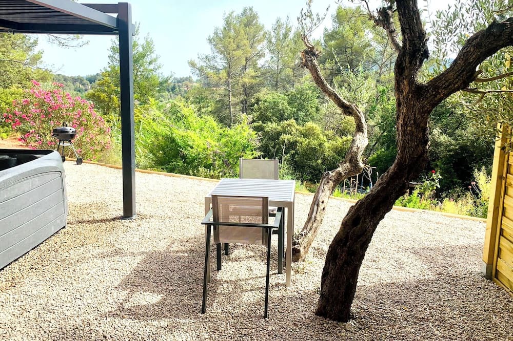 Photo of Outdoor in Cuers