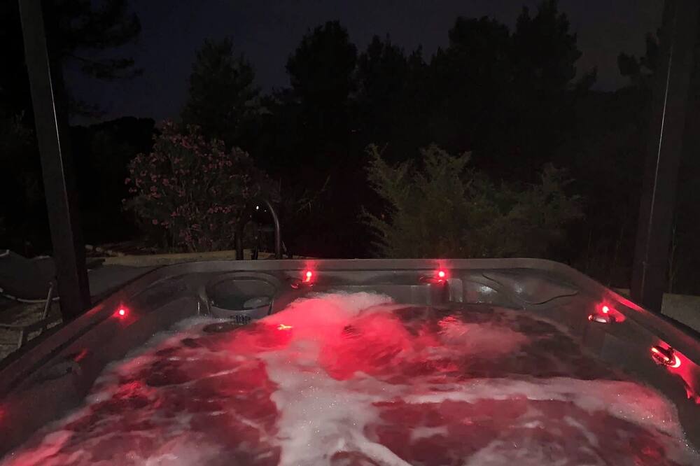 Photo of Outdoor in Cuers