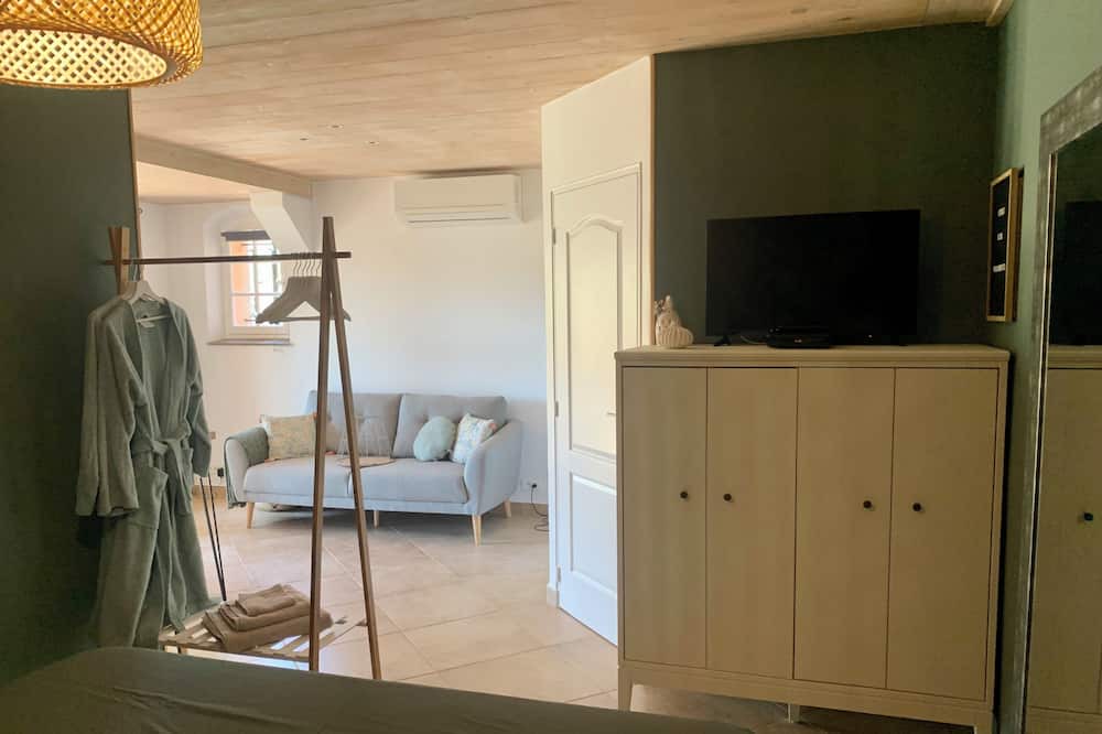 Photo of Bedroom in Cuers