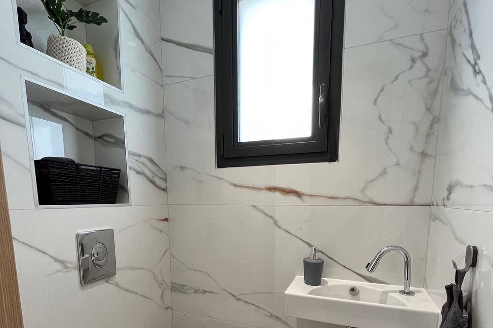 Photo of Bathroom in Allauch