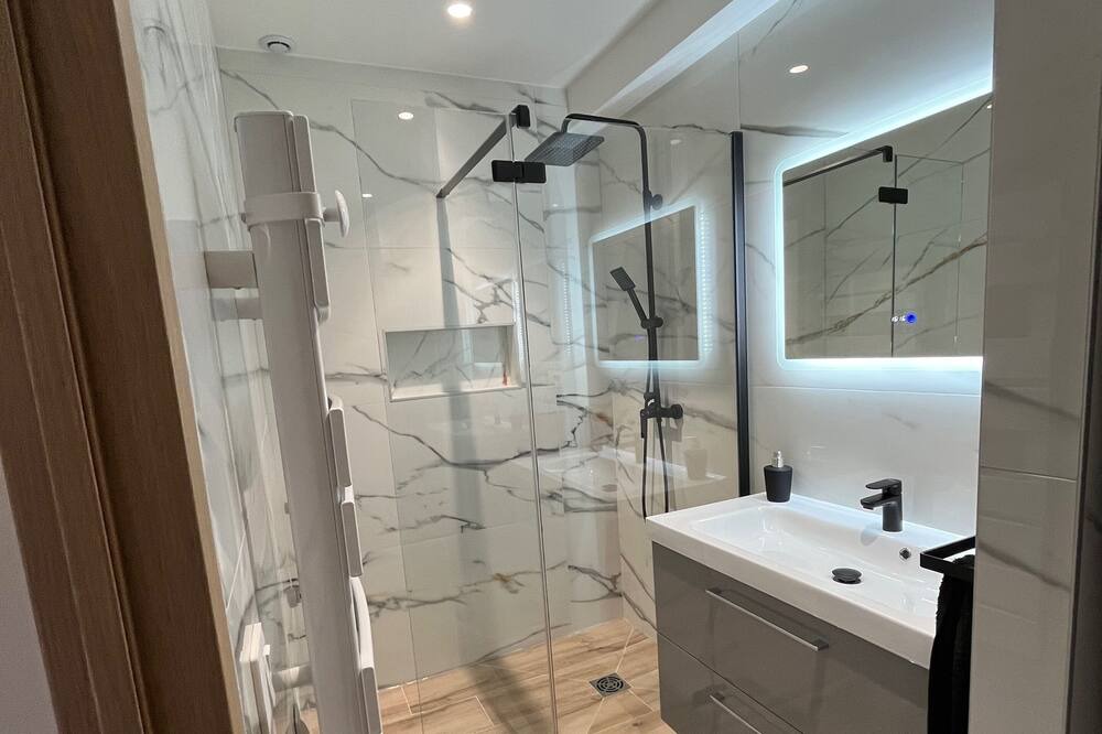 Photo of Bathroom in Allauch
