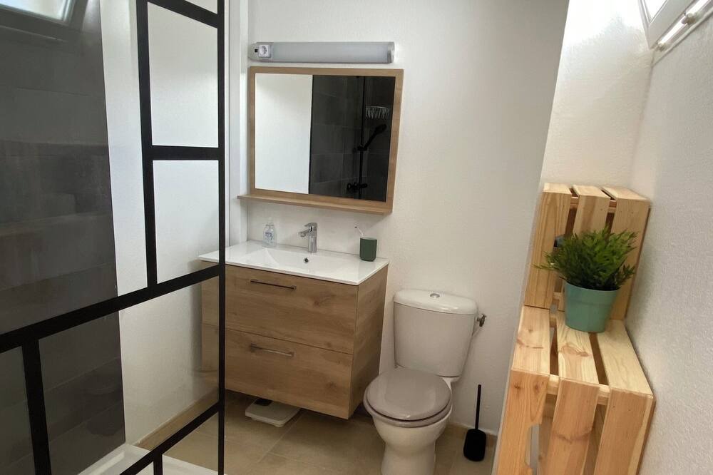 Photo of Bathroom in Caremeau