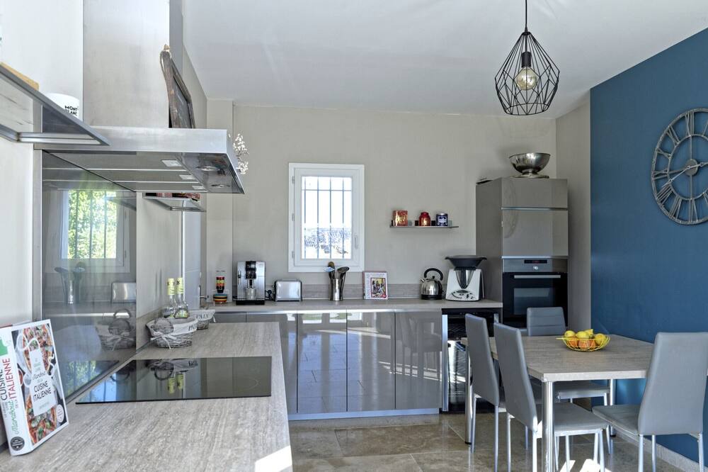 Photo of Kitchen in Molleges