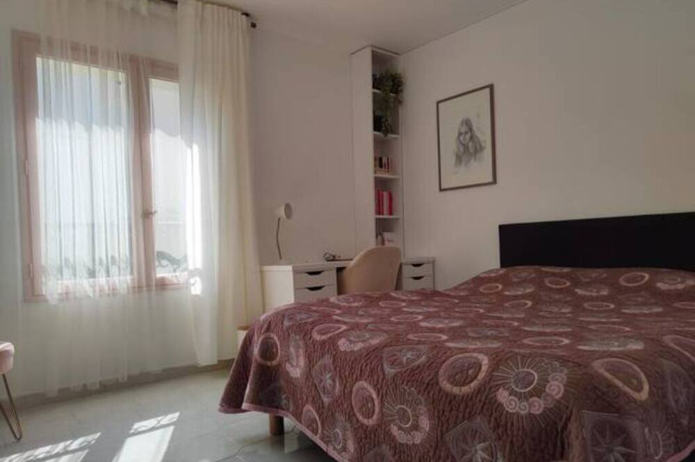 Photo of Bedroom in Carnot