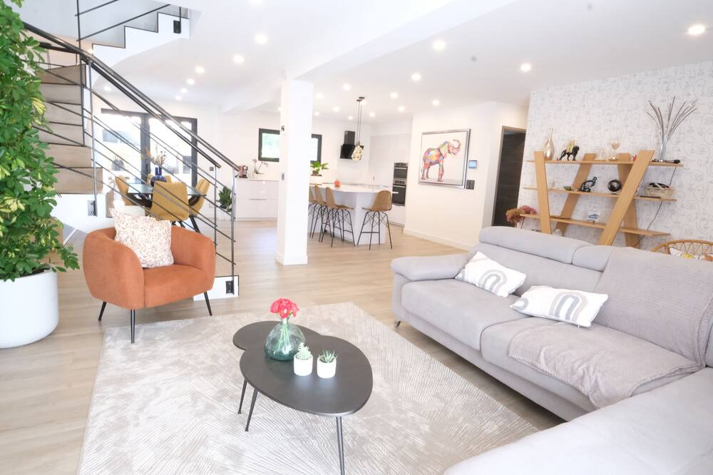 Photo of Livingroom in Salon-de-Provence
