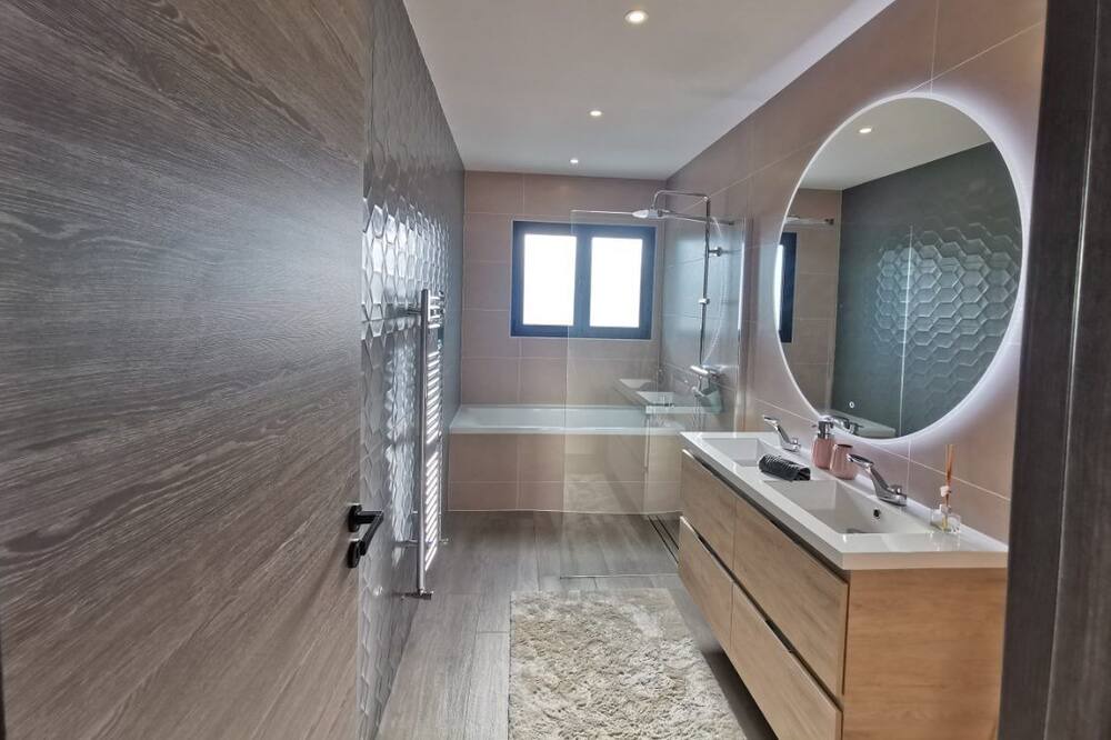 Photo of Bathroom in Salon-de-Provence