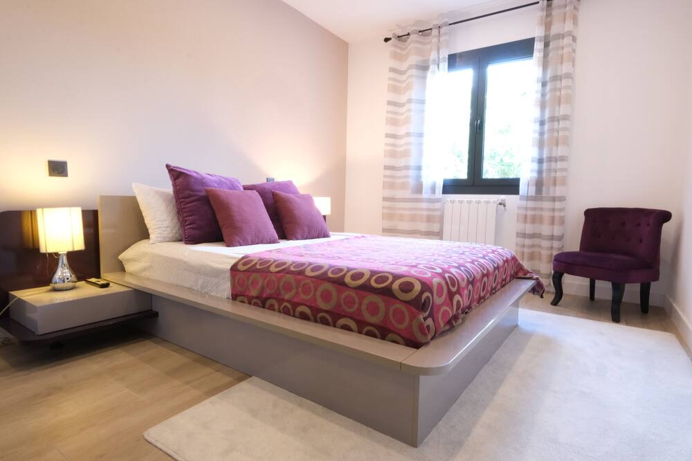 Photo of Bedroom in Salon-de-Provence