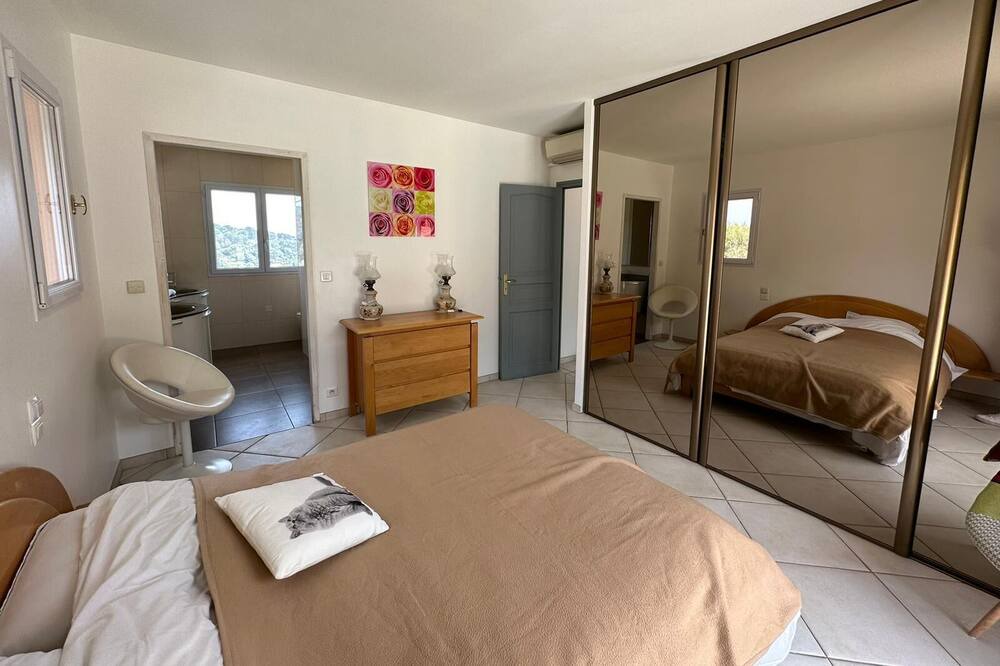 Photo of Bedroom in Vallauris