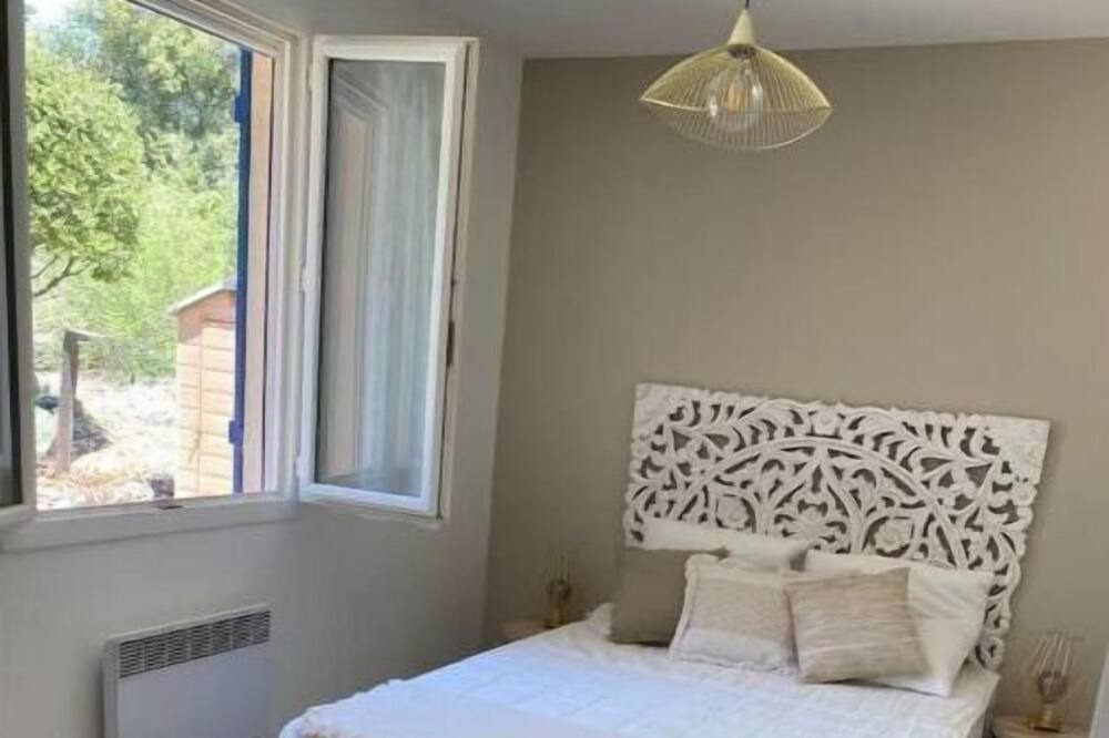 Photo of Bedroom in Sillans-la Cascade