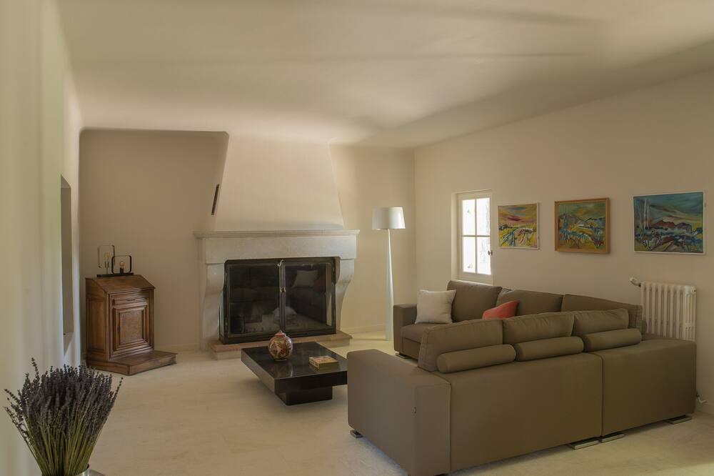 Photo of Livingroom in Maussane