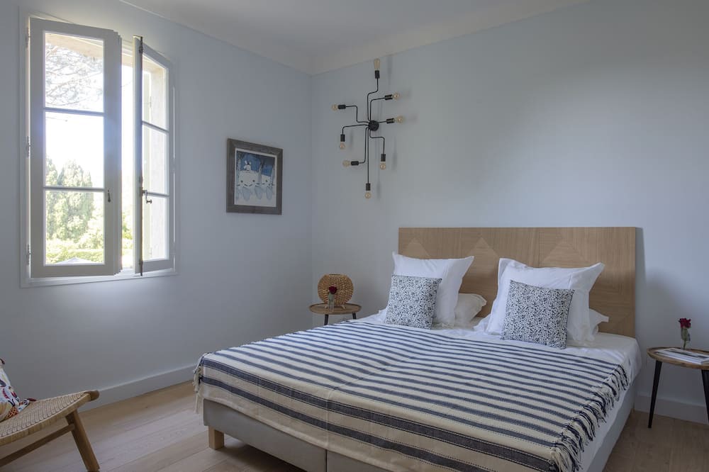 Photo of Bedroom in Maussane