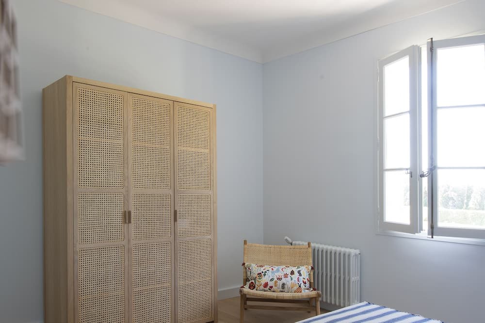 Photo of Bedroom in Maussane