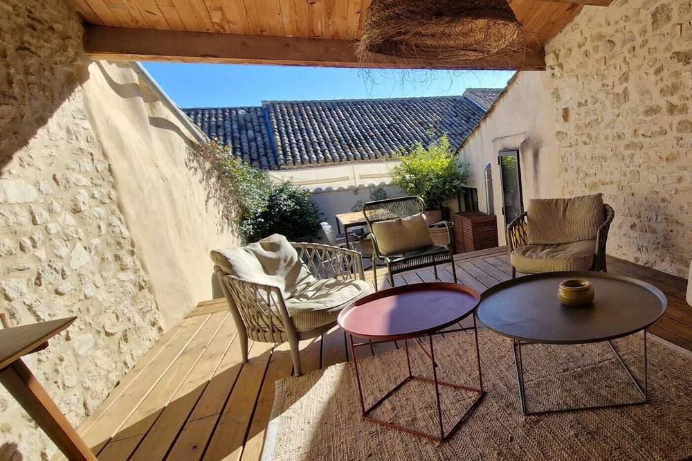 Photo of Outdoor in Arpaillargues-et-Aureillac