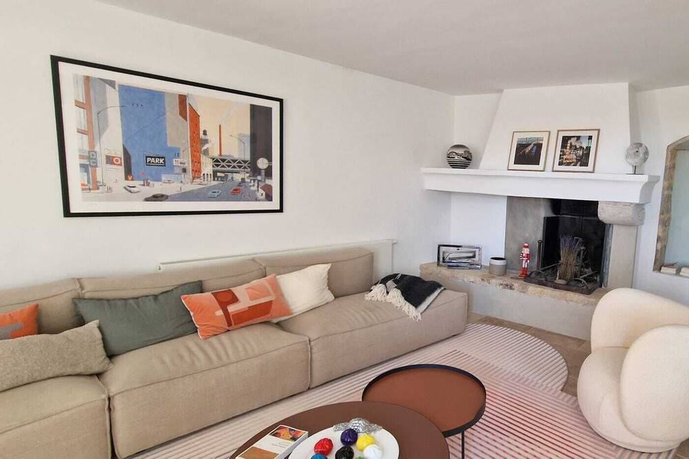 Photo of Livingroom in Arpaillargues-et-Aureillac