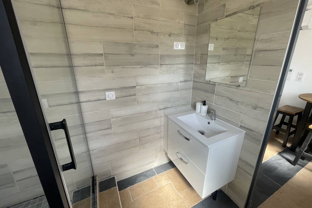 Photo of Bathroom in Maillane