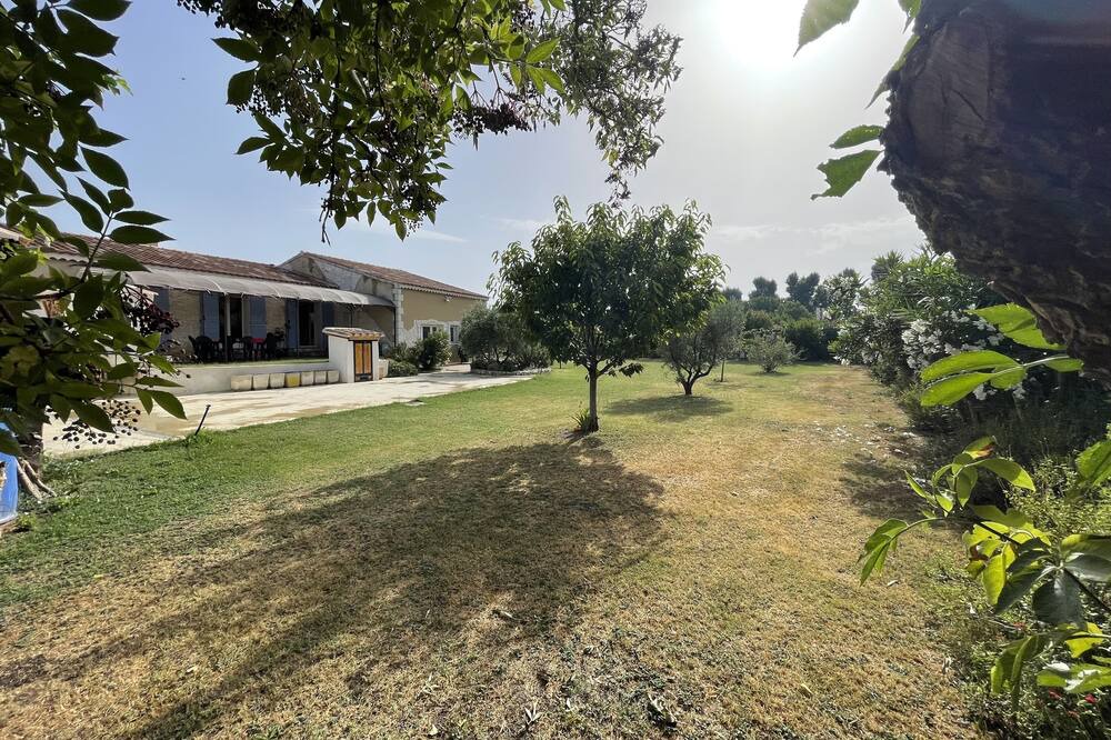 Photo of Outdoor in Maillane