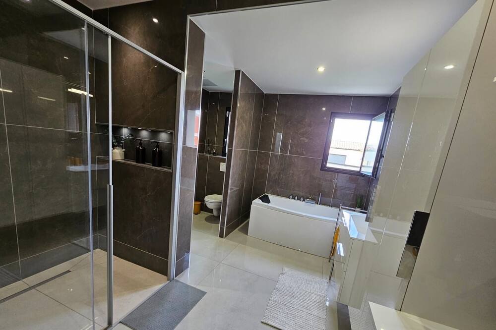 Photo of Bathroom in Caremeau