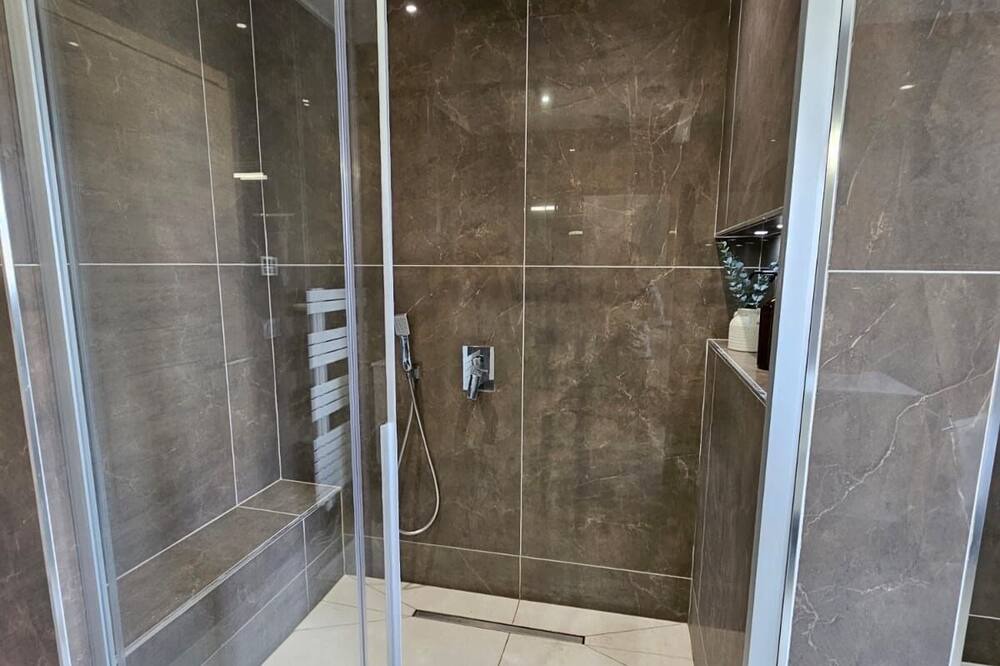 Photo of Bathroom in Caremeau