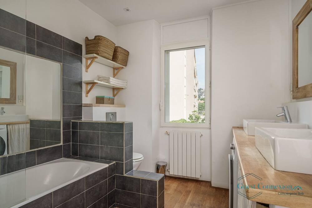 Photo of Bathroom in 8th Arrondissement