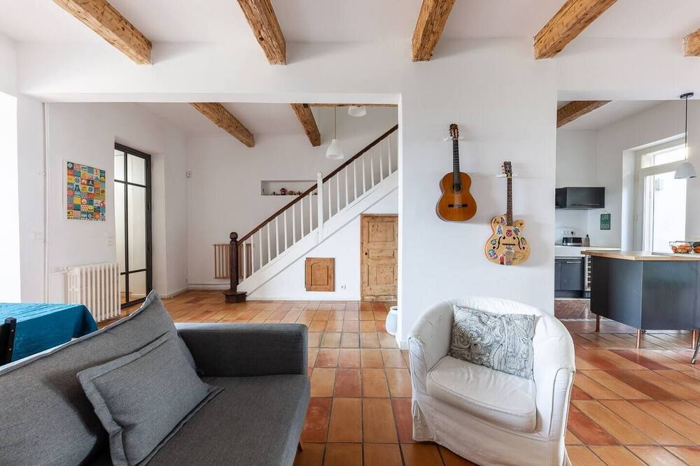 Photo of Livingroom in 8th Arrondissement