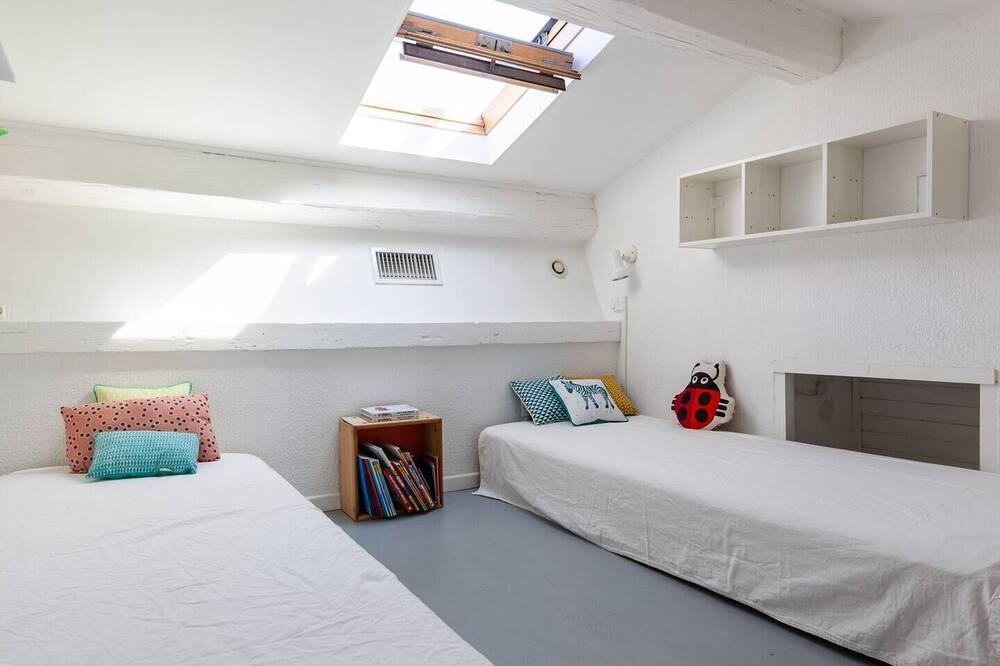 Photo of Bedroom in 8th Arrondissement