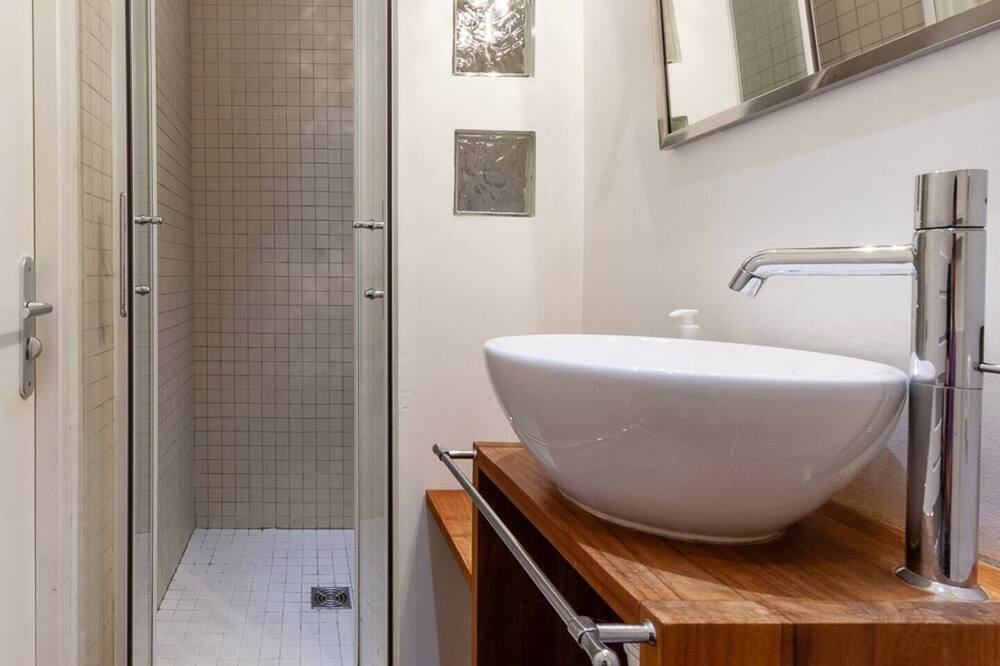 Photo of Bathroom in 8th Arrondissement