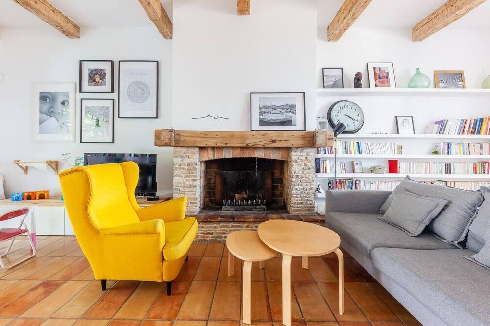 Photo of Livingroom in 8th Arrondissement