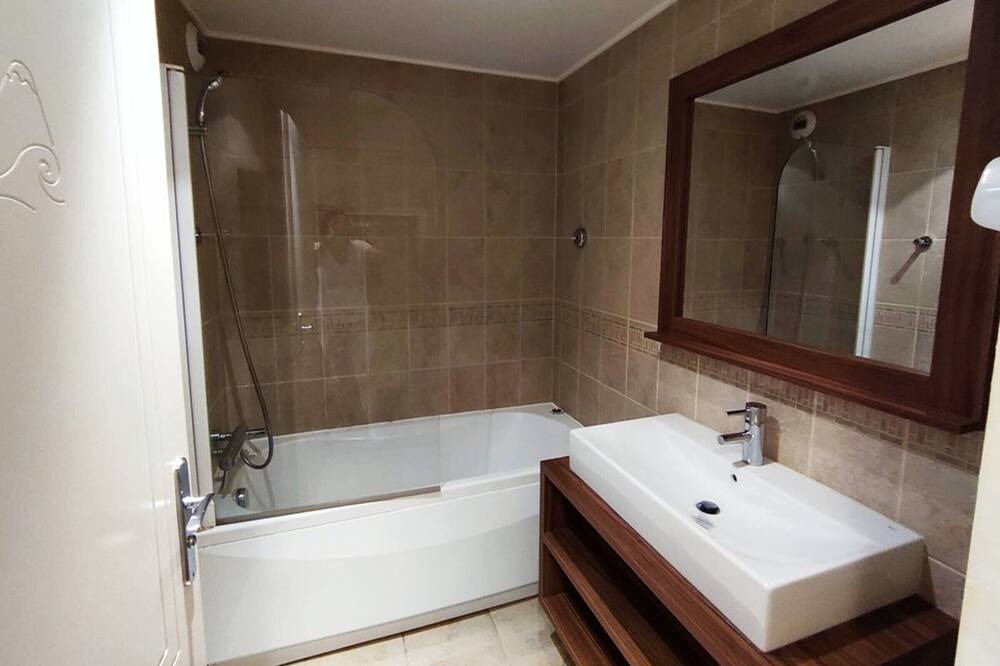 Photo of Bathroom in Isola