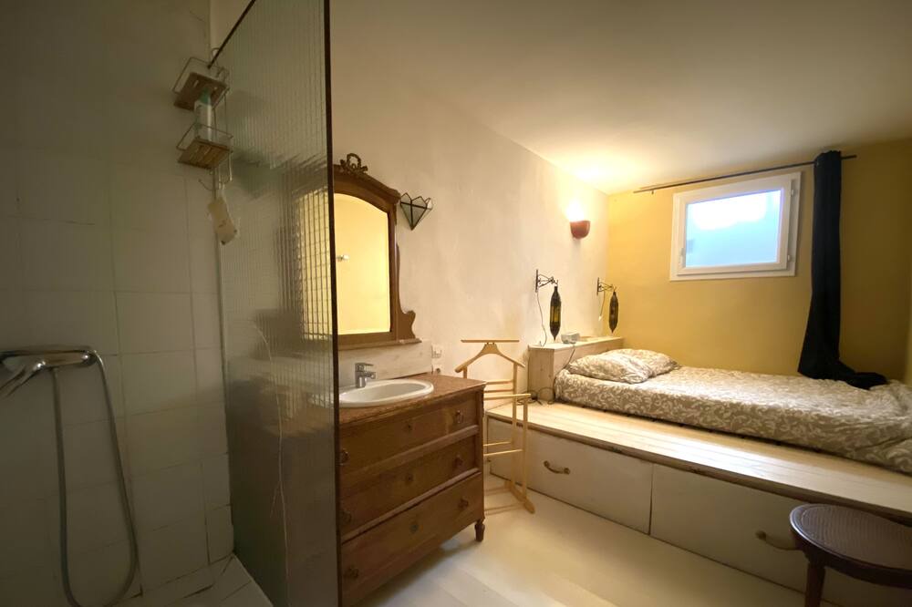Photo of Bathroom in Le Camas