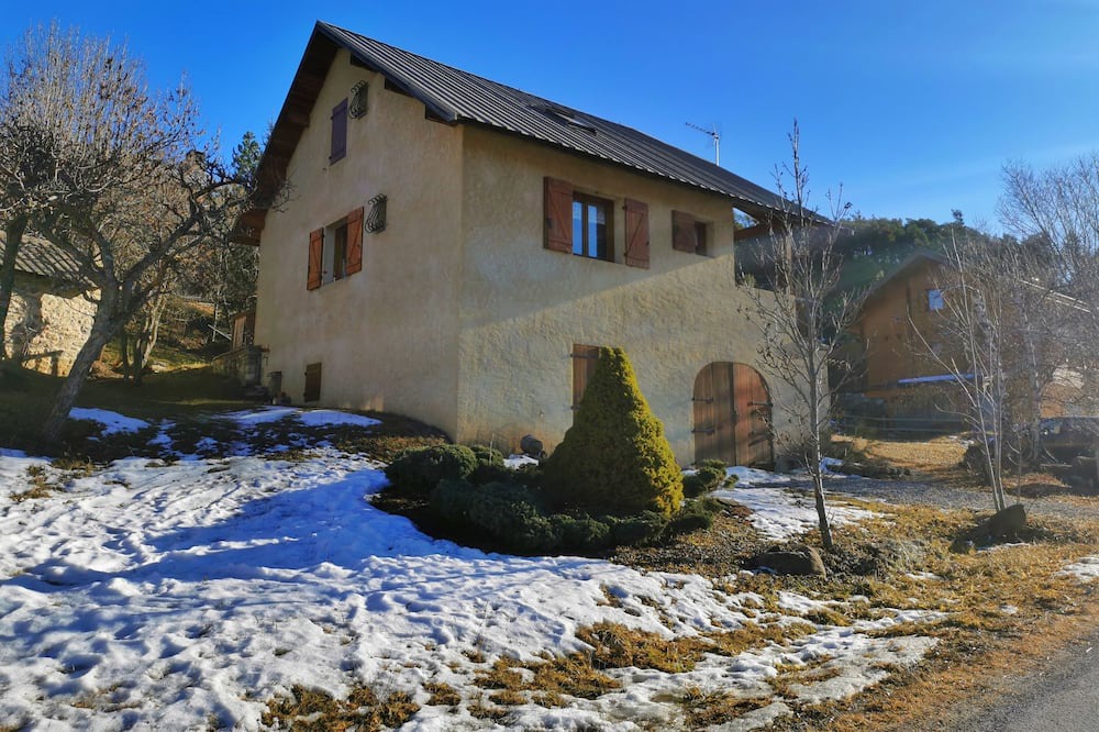 Photo of Outdoor in Enchastrayes