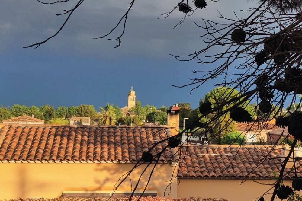 Photo of Outdoor in Caux