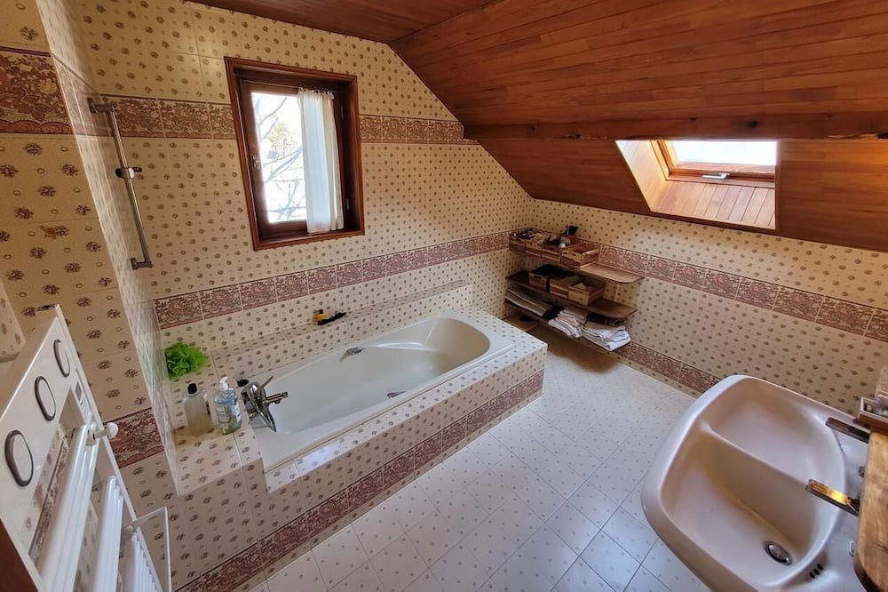 Photo of Bathroom in Guillestre
