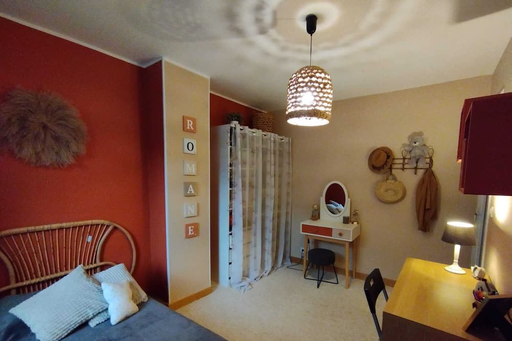 Photo of Bedroom in Miramas