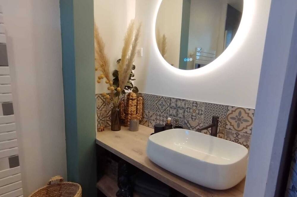 Photo of Bathroom in Miramas