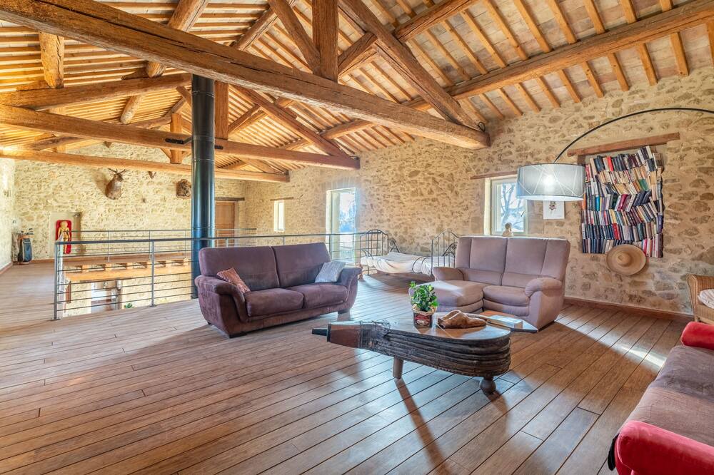 Photo of Livingroom in Lamanon