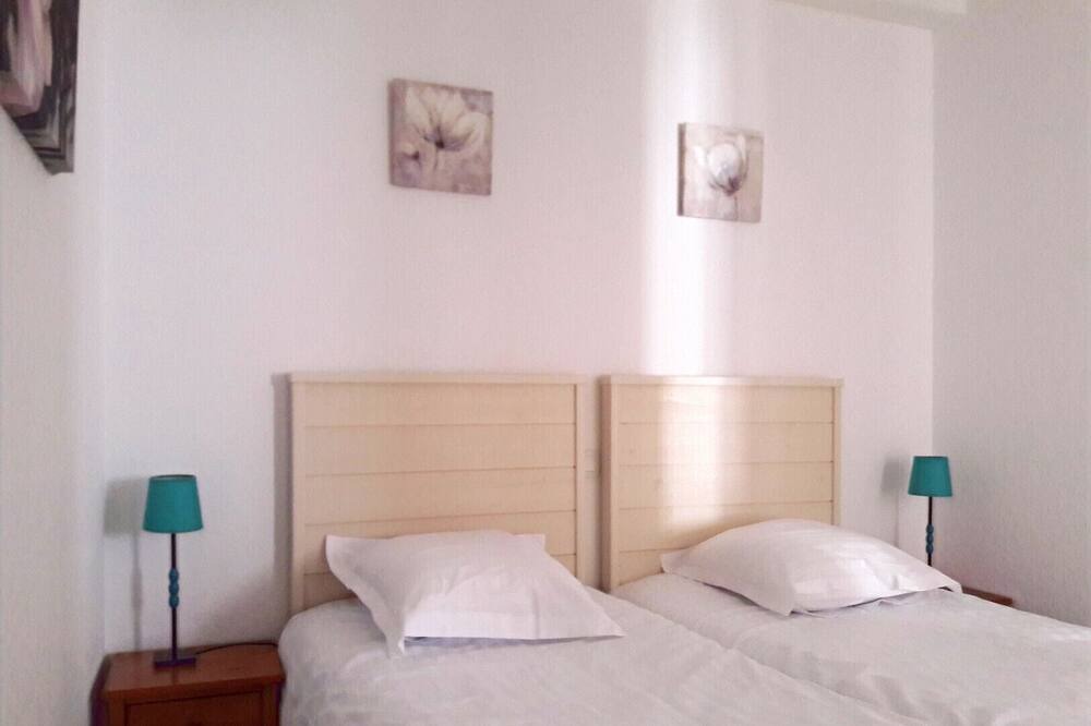 Photo of Bedroom in Greoux-les-Bains