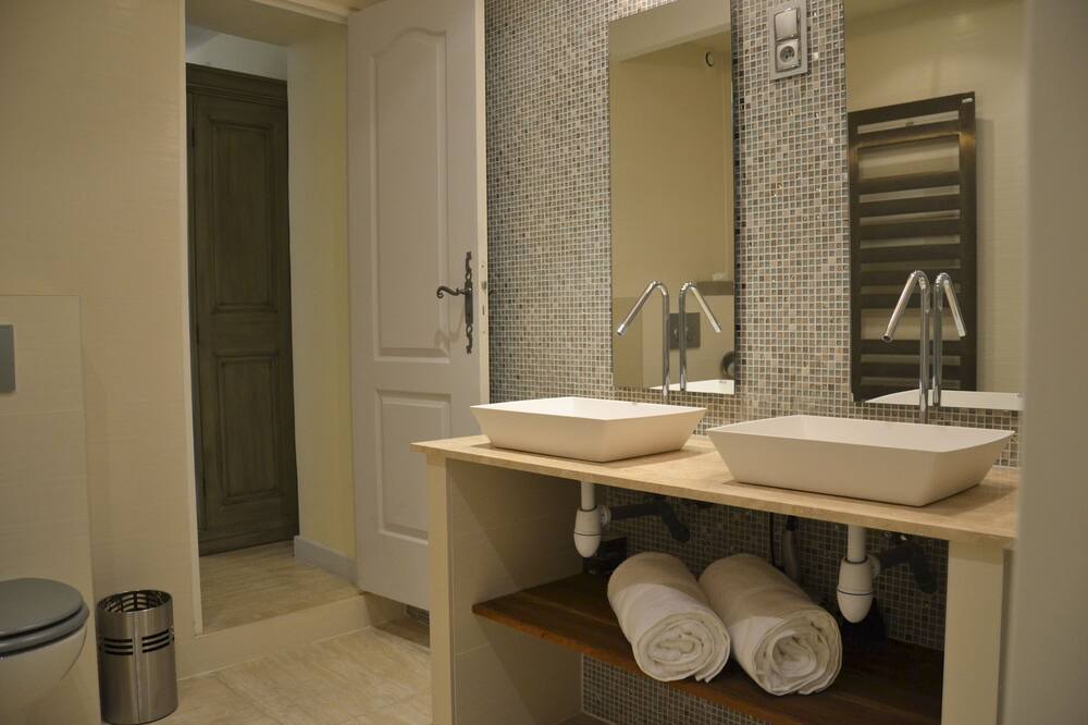 Photo of Bathroom in Saint-Andiol