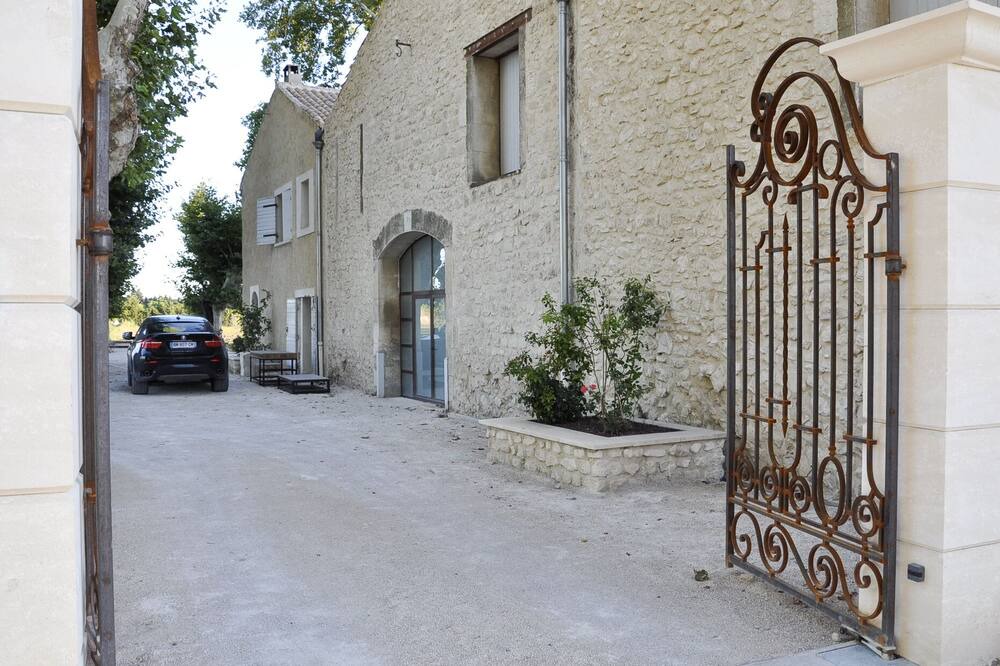 Photo of Outdoor in Saint-Andiol