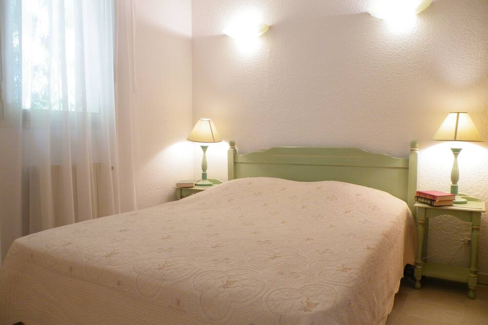 Photo of Bedroom in Greoux-les-Bains