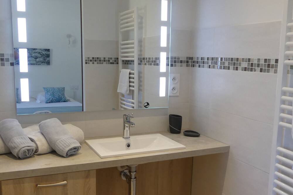 Photo of Bathroom in Cucuron