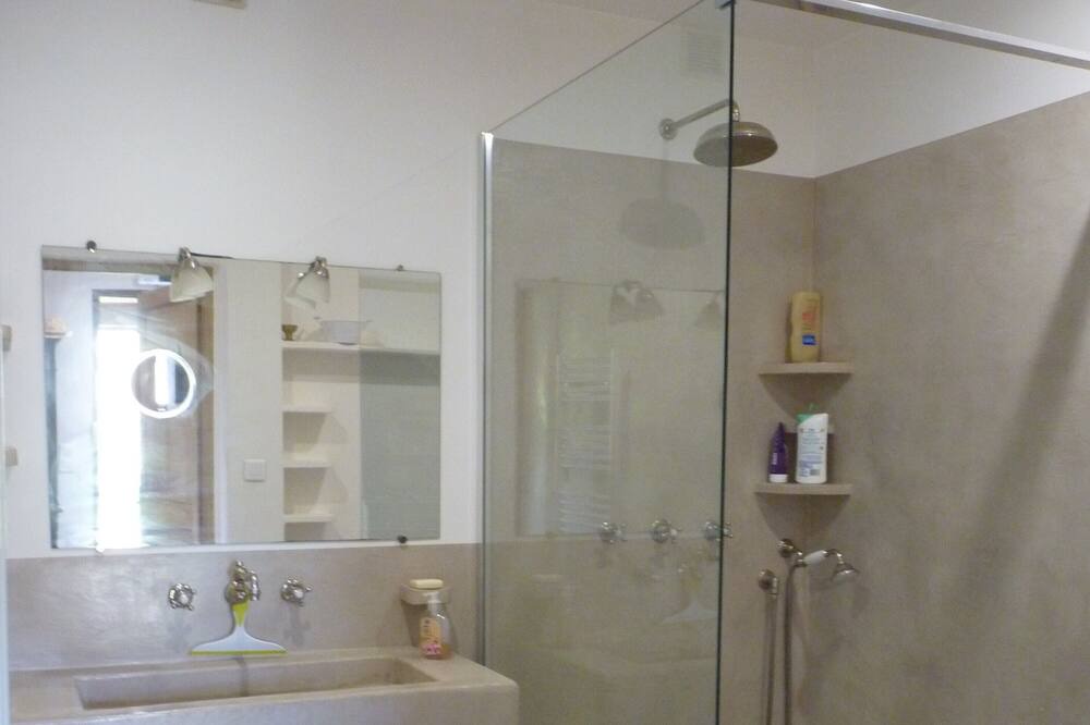 Photo of Bathroom in Avignon