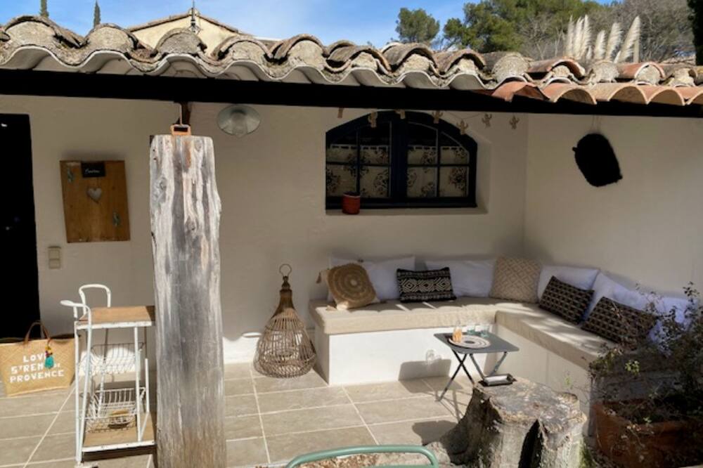 Photo of Patio Balcony in St.-Remy-de-Provence