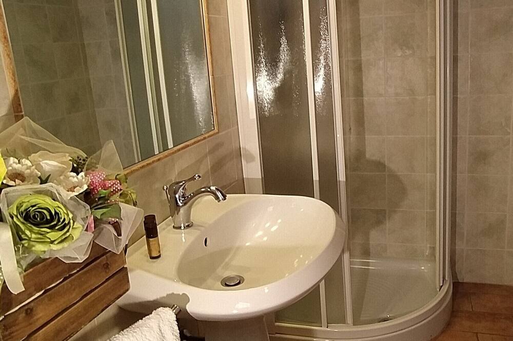 Photo of Bathroom in Marti