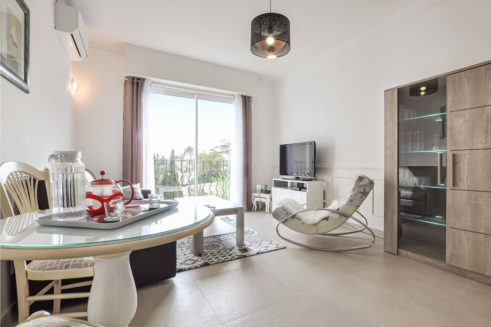 Photo of Bedroom in Carnot