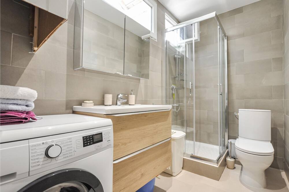 Photo of Bathroom in Carnot
